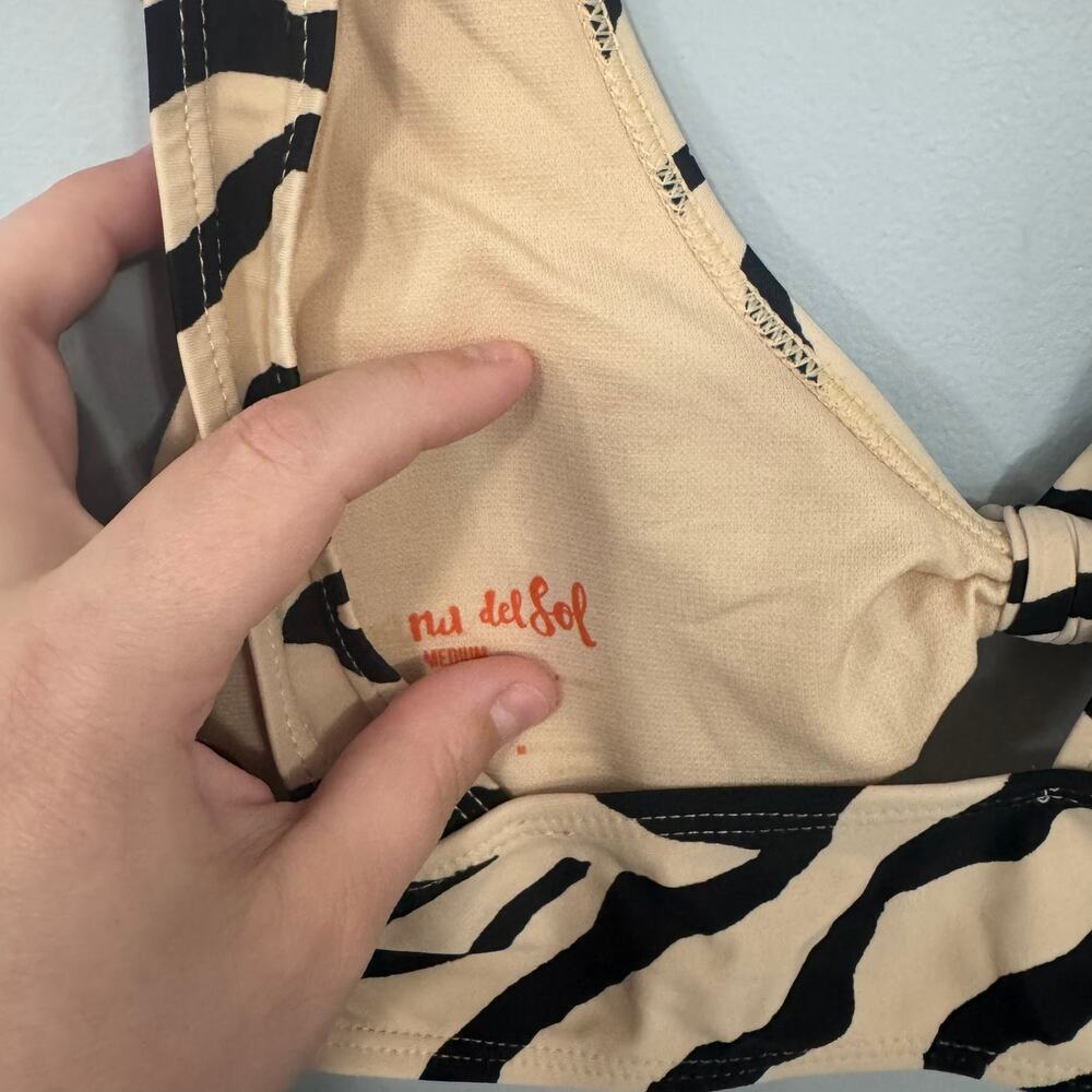 Cabana del Sol Animal Print Bikini Top Size Medium Removable Padding Swimwear - Picture 6 of 7